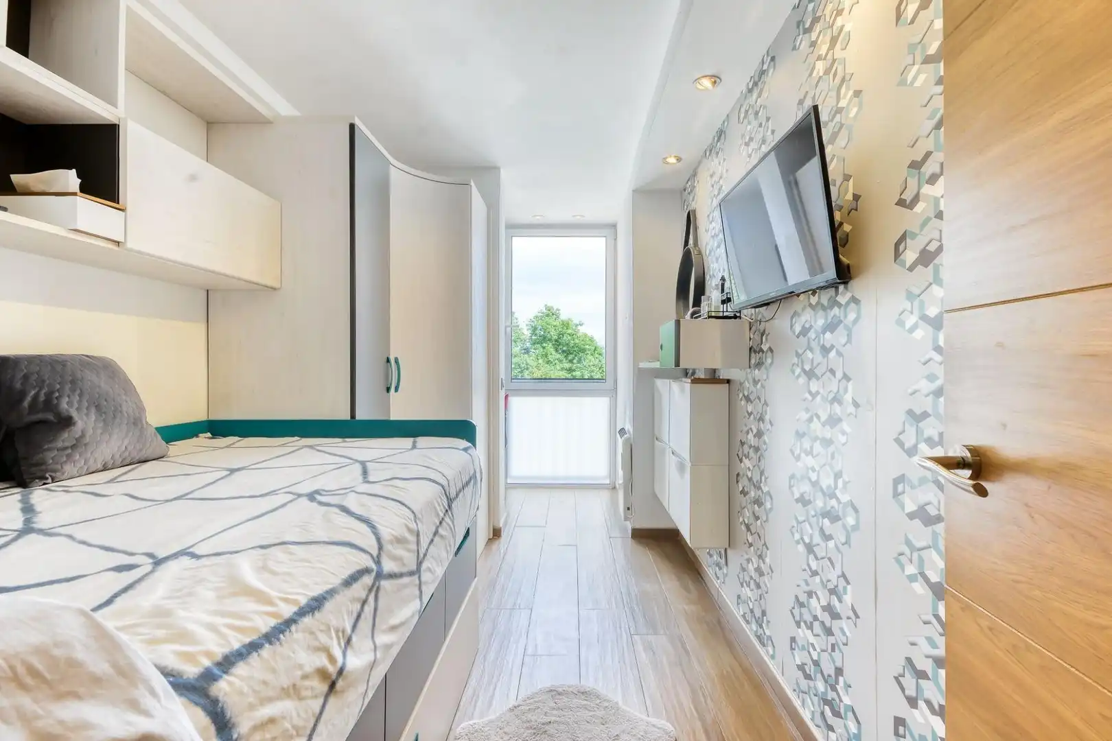 Bedroom of Flat for sale in Figueres  with Terrace, Oven and Microwave