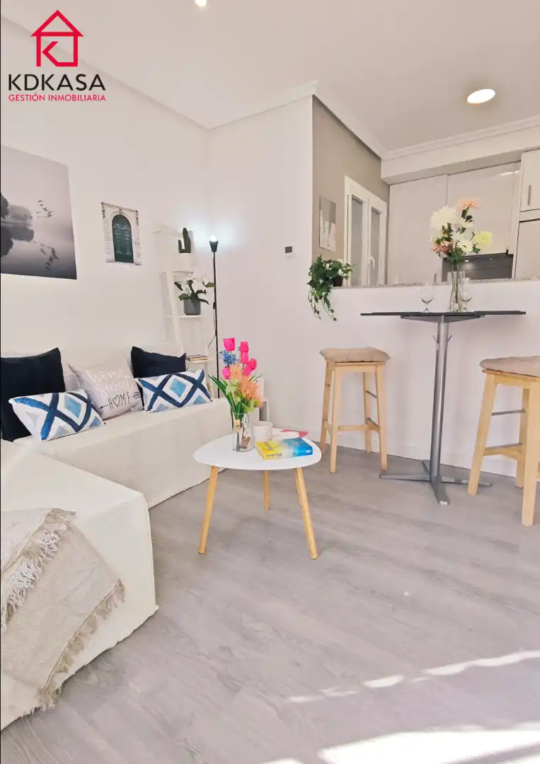 Sala de estar de Piso en venta en Madrid con Calefacción, Horno y Lavadora