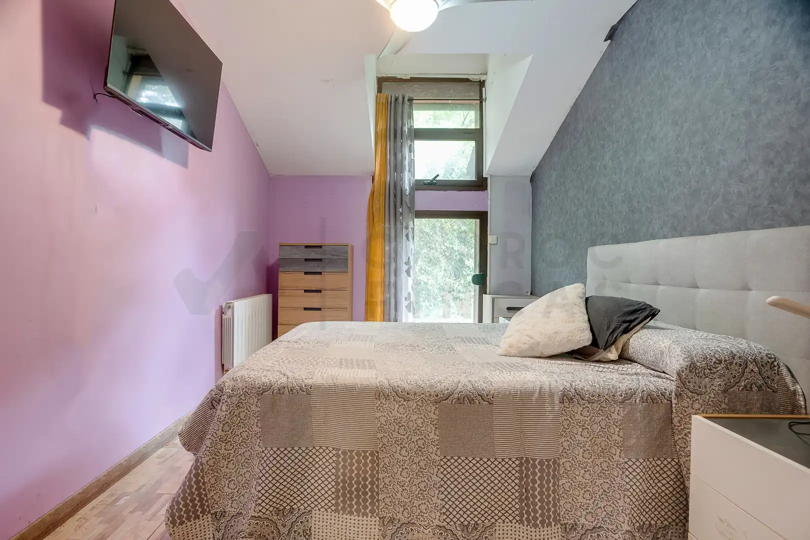 Schlafzimmer von Haus oder Chalet zum Verkauf in Vallgorguina mit Heizung, Privatgarten und Ofen