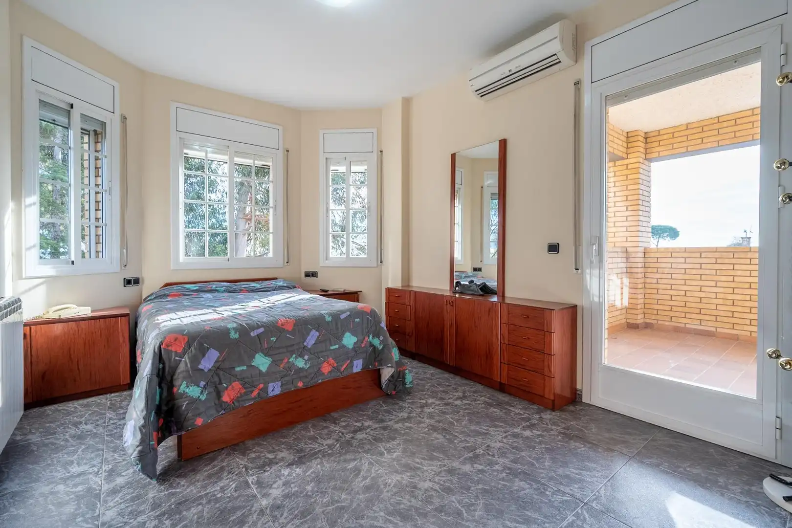 Dormitori de Casa o xalet en venda en Castellar del Vallès amb Jardí privat, Terrassa i Balcó