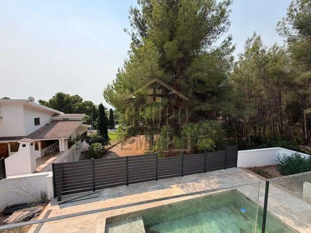 Terrassa de Casa o xalet en venda en Montornés - Las Palmas - El Refugio