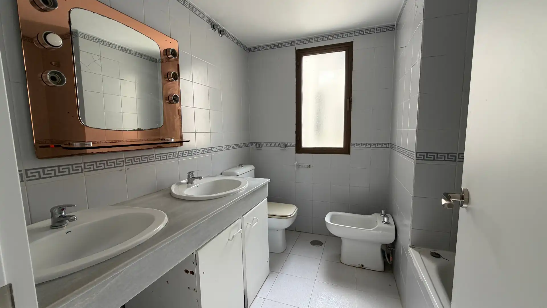 Badezimmer von Wohnung zum Verkauf in Fuengirola