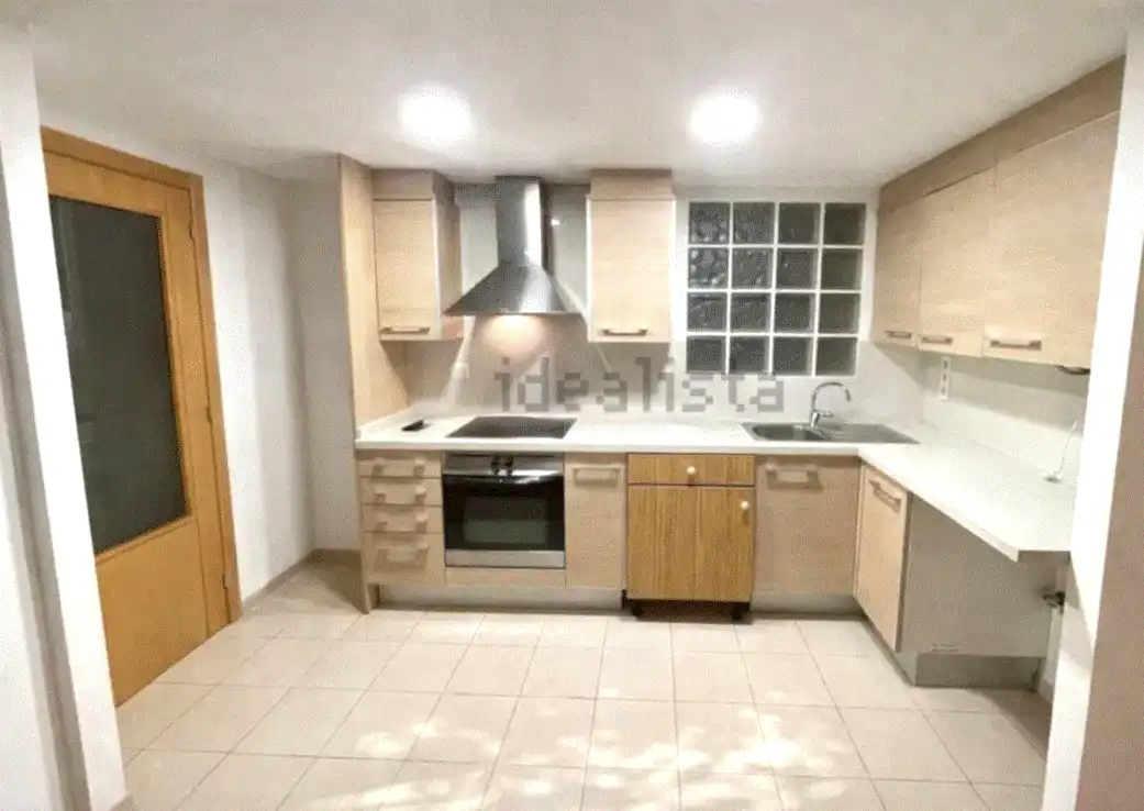 Kitchen of Flat for sale in La Pobla de Vallbona  with Air Conditioner, Heating and Private garden