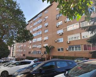 Exterior view of Flat for sale in  Madrid Capital  with Heating, Private garden and Community pool