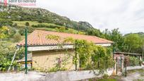 Vista exterior de Casa o xalet en venda en Puente Viesgo amb Calefacció, Jardí privat i Terrassa