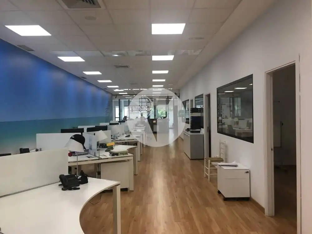 Nave industrial de alquiler en Cornellà de Llobregat
