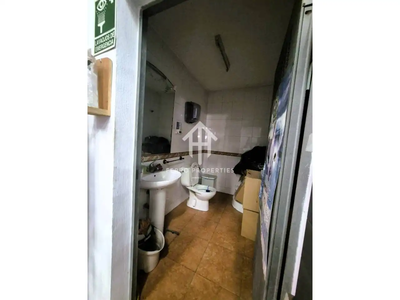 Bathroom of Industrial buildings for sale in Moraleda de Zafayona
