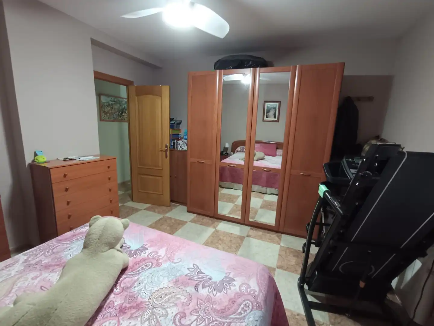 Schlafzimmer von Einfamilien-Reihenhaus zum Verkauf in Jaén mit Klimaanlage, Heizung und Terrasse