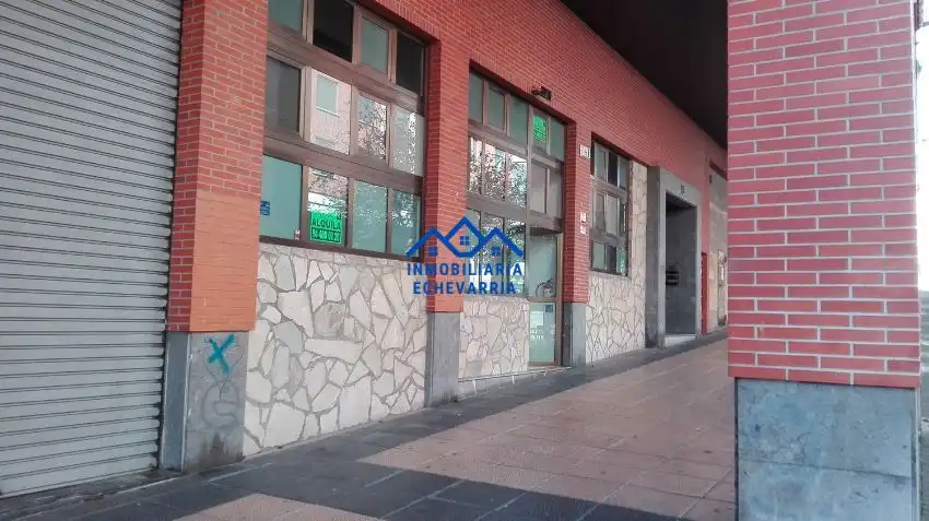 Local comercial en alquiler en Centro Urbano - Hirigunea, imagen 2
