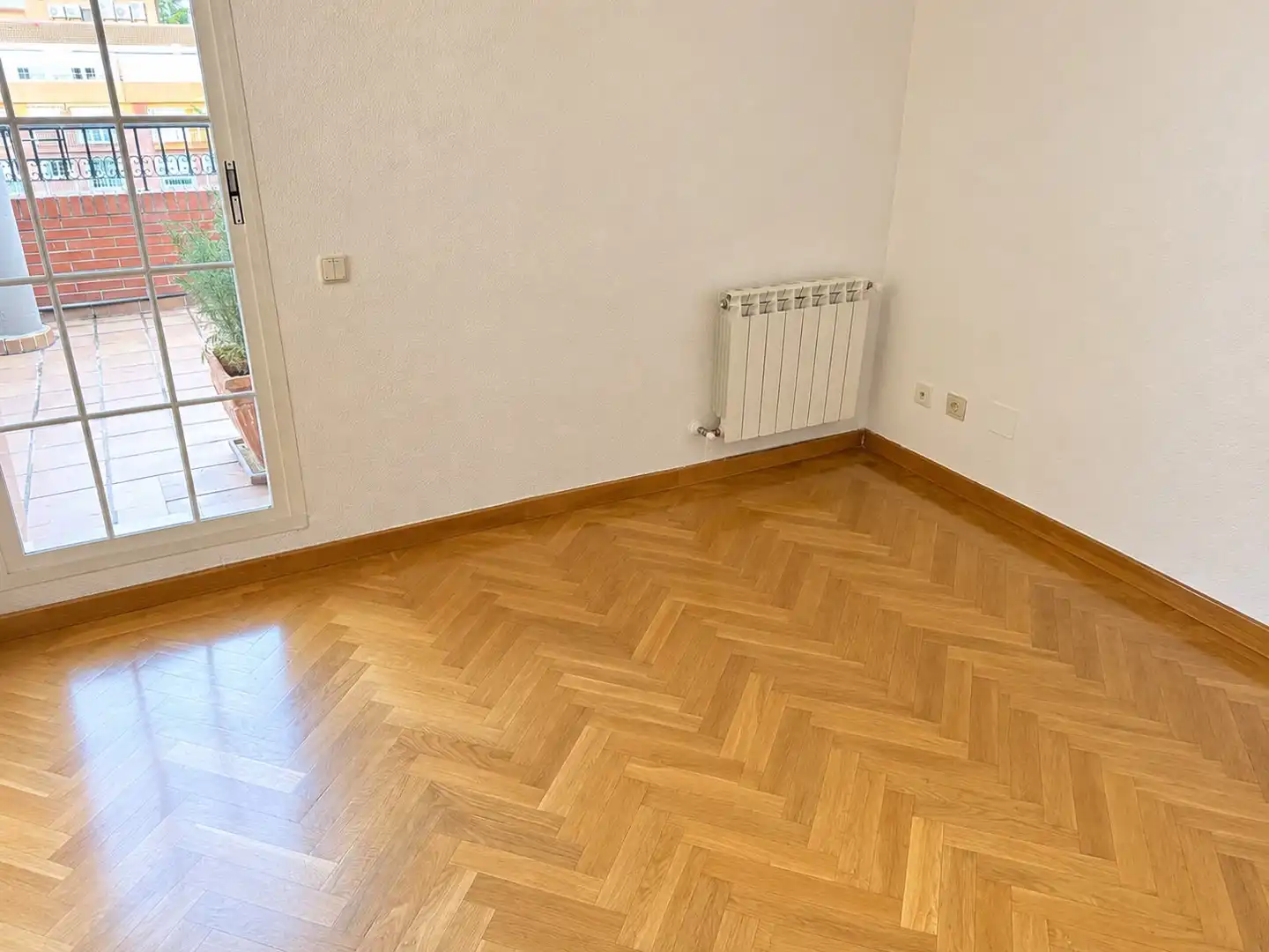 Habitación de Ático en venta en Madrid con Terraza, Trastero y Piscina