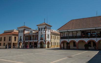 Exterior view of Flat for sale in Pinto  with Air Conditioner and Terrace