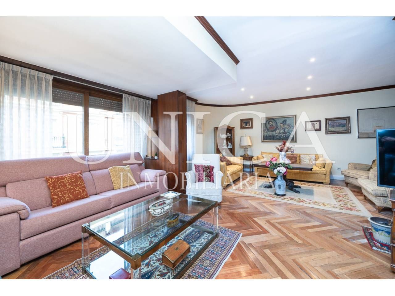 Living room of Flat for sale in  Madrid Capital  with Air Conditioner, Heating and Parquet flooring