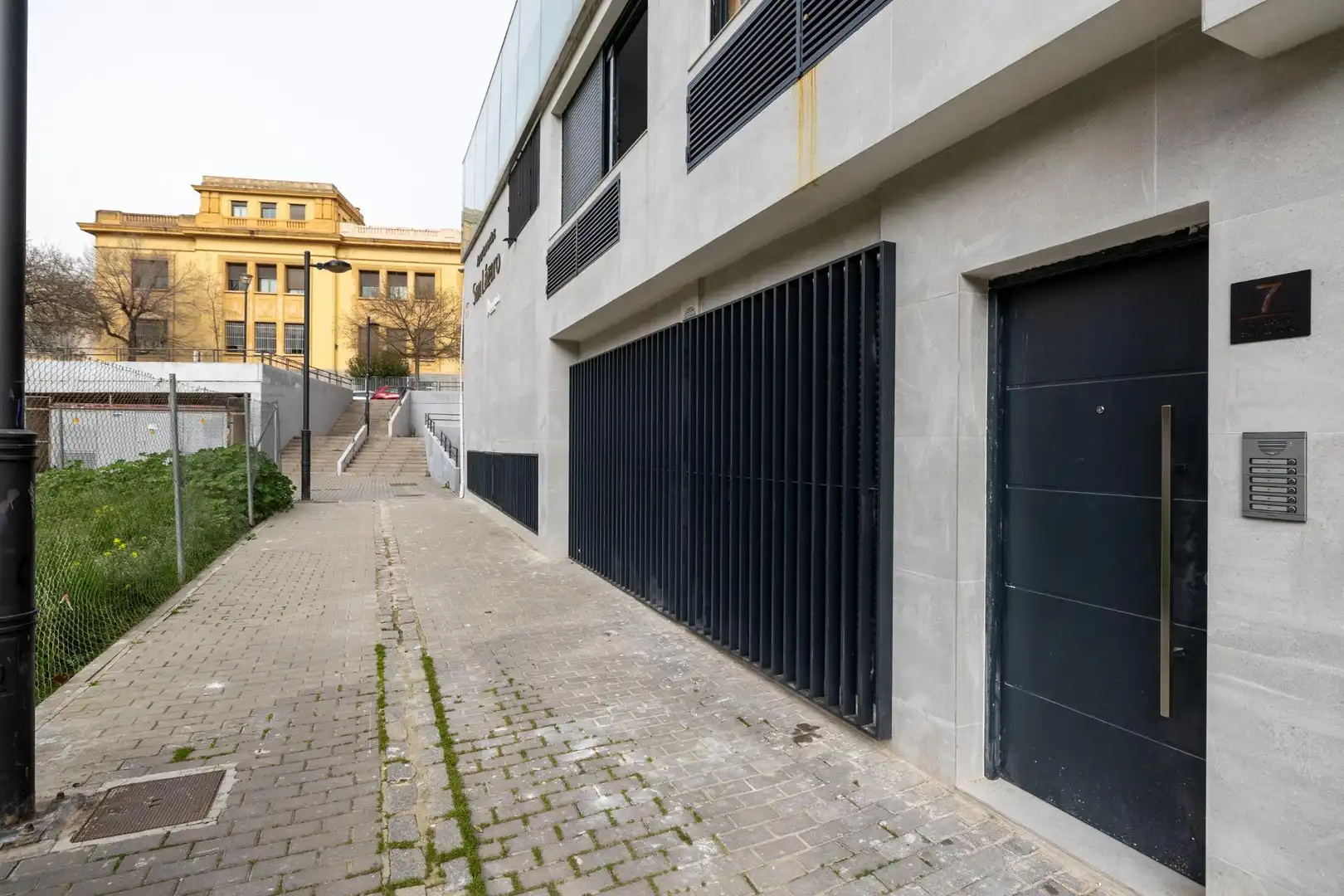 Vista exterior de Pis en venda en Granada amb Aire condicionat, Calefacció i Moblat