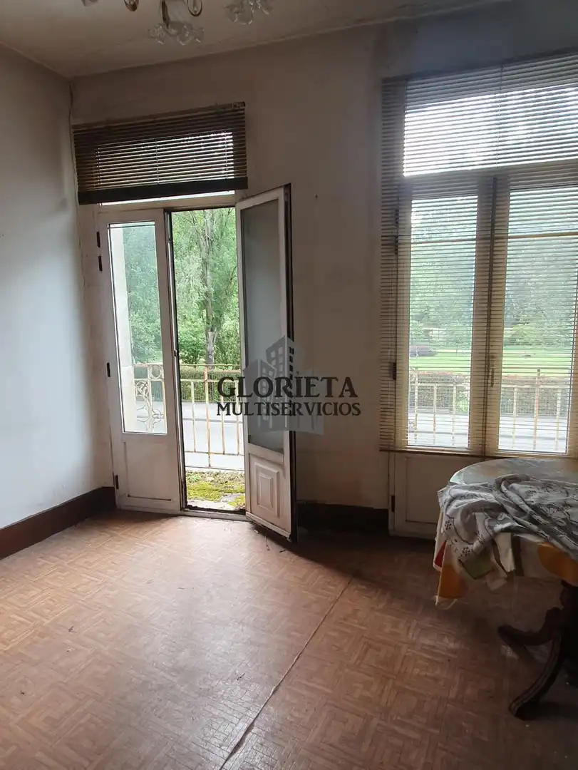 Dormitori de Casa adosada en venda en Vigo  amb Calefacció, Terrassa i Traster