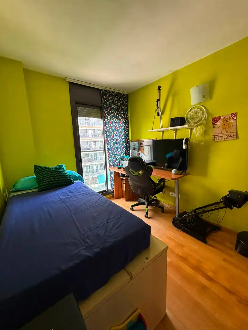Habitación de Ático en venta en Badalona con Aire acondicionado, Calefacción y Trastero
