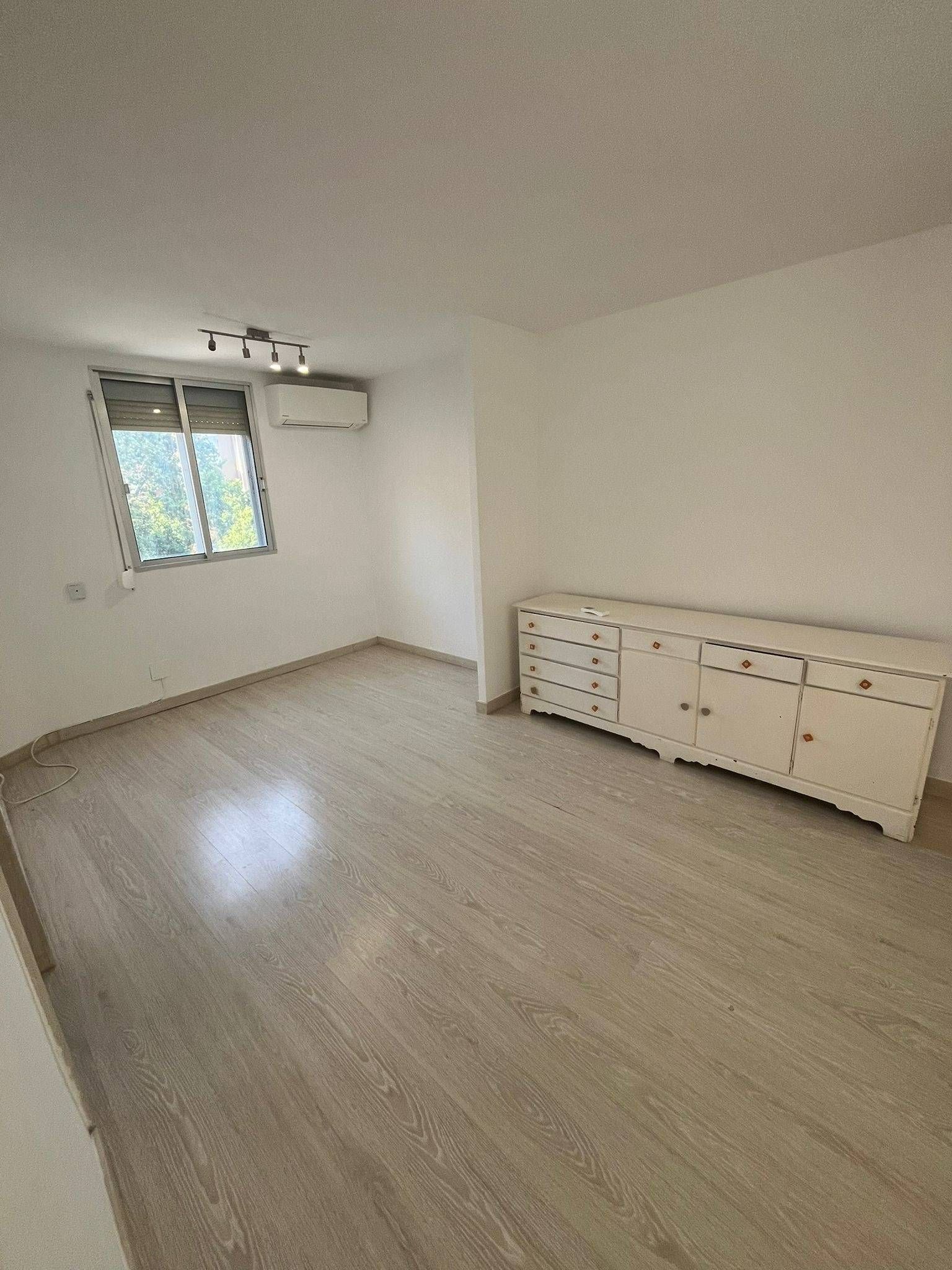 Bedroom of Flat to rent in  Madrid Capital  with Air Conditioner and Heating