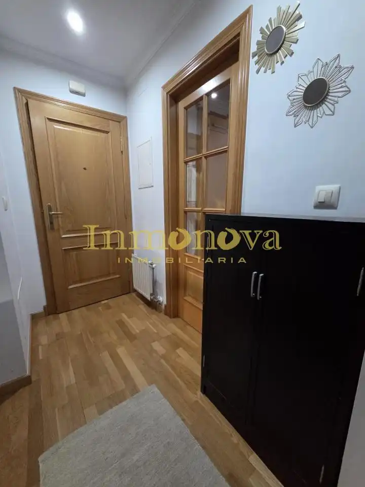 Schlafzimmer von Dachboden zur Miete in Salvaterra de Miño mit Heizung, Terrasse und Abstellraum
