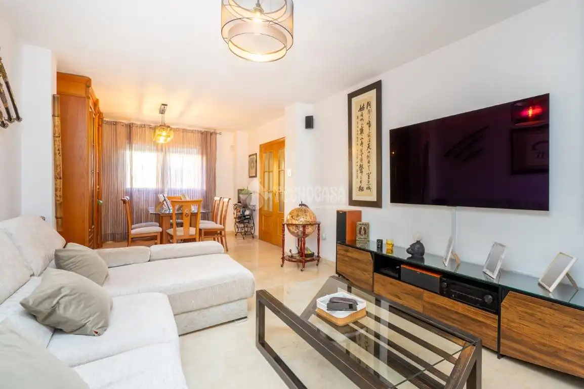 Sala de estar de Casa adosada en venta en Colmenar Viejo con Calefacción, Terraza y Trastero