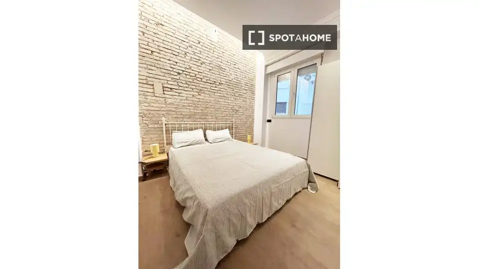 Schlafzimmer von Wohnung zur Miete in Valencia mit Klimaanlage, Heizung und Möbliert