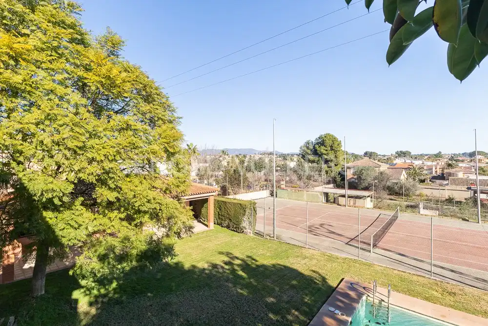 Garden of Houses for sale in La Pobla de Vallbona  with Air Conditioner, Heating and Private garden