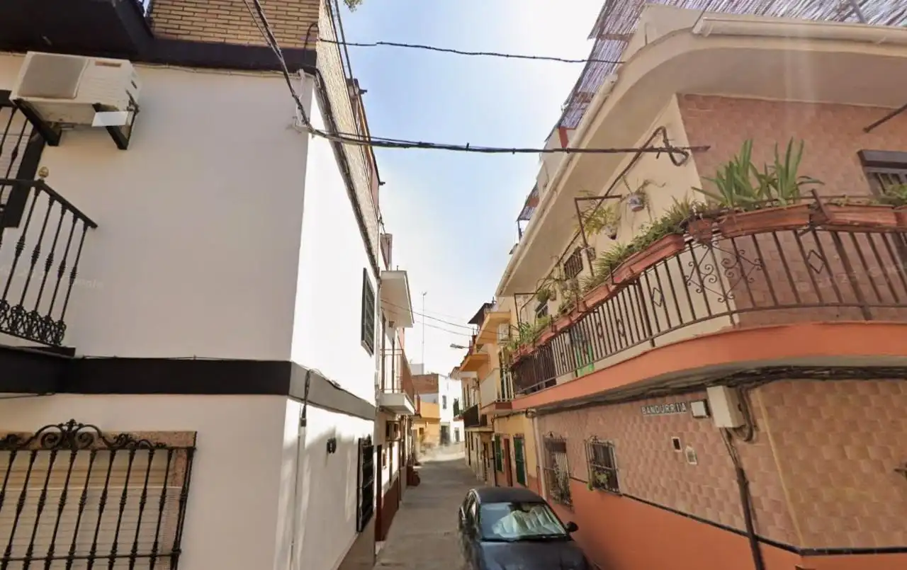 Vista exterior de Casa adosada en venta en Sevilla