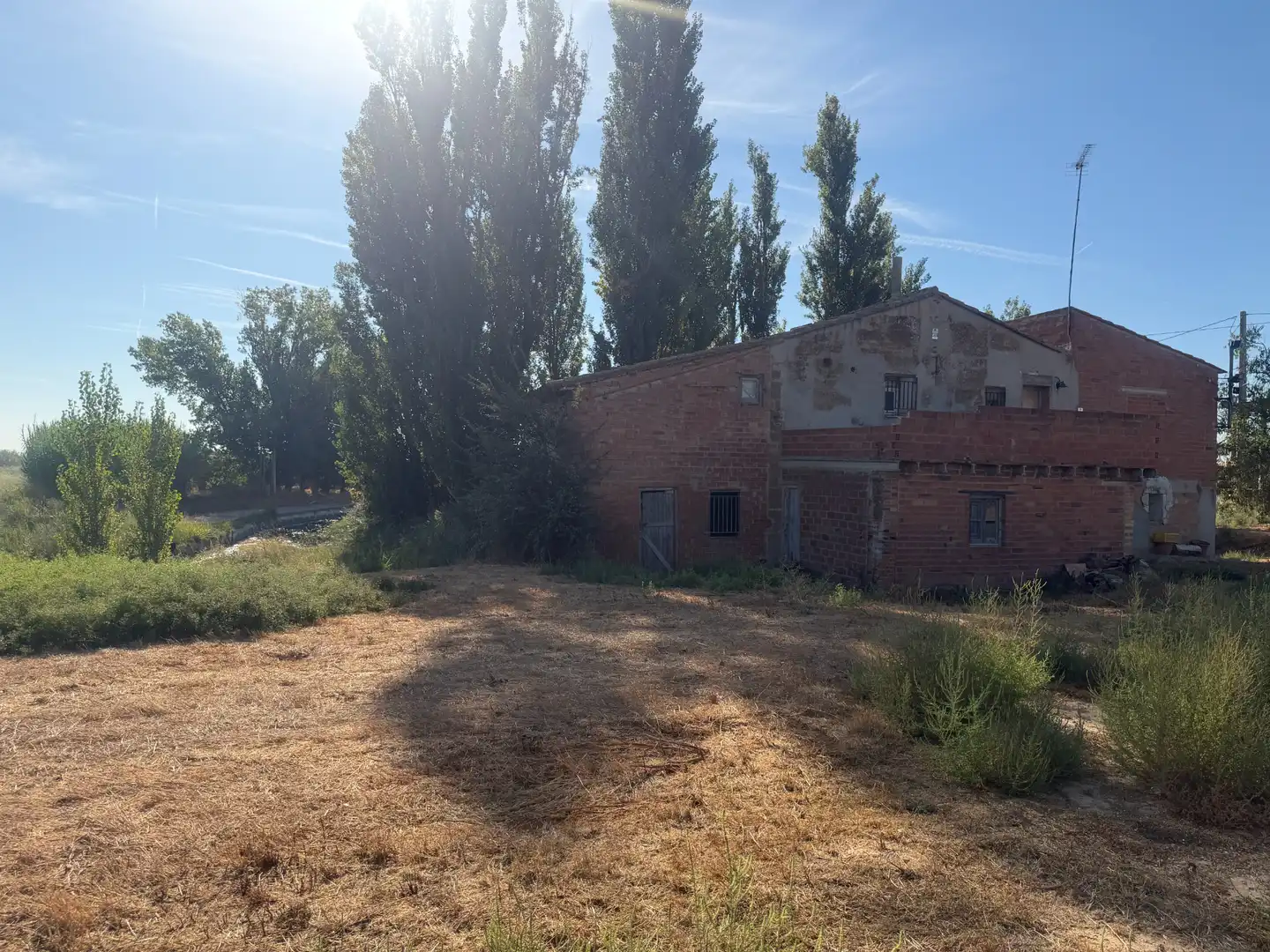 Casa rústica amb terrassa en venda a Carrer Bell-lloc