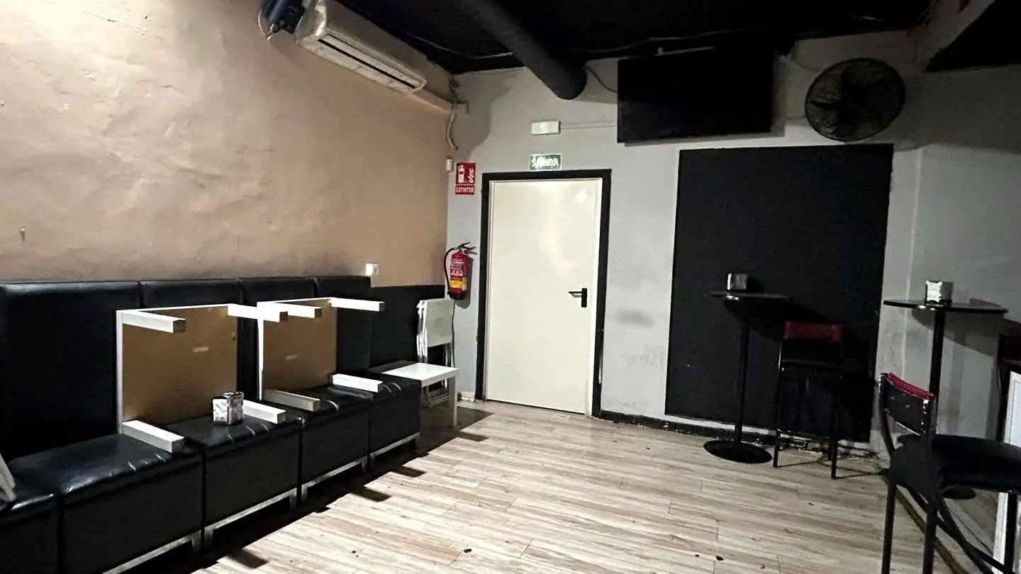 Local comercial en venta en De Cervantes, imagen 13