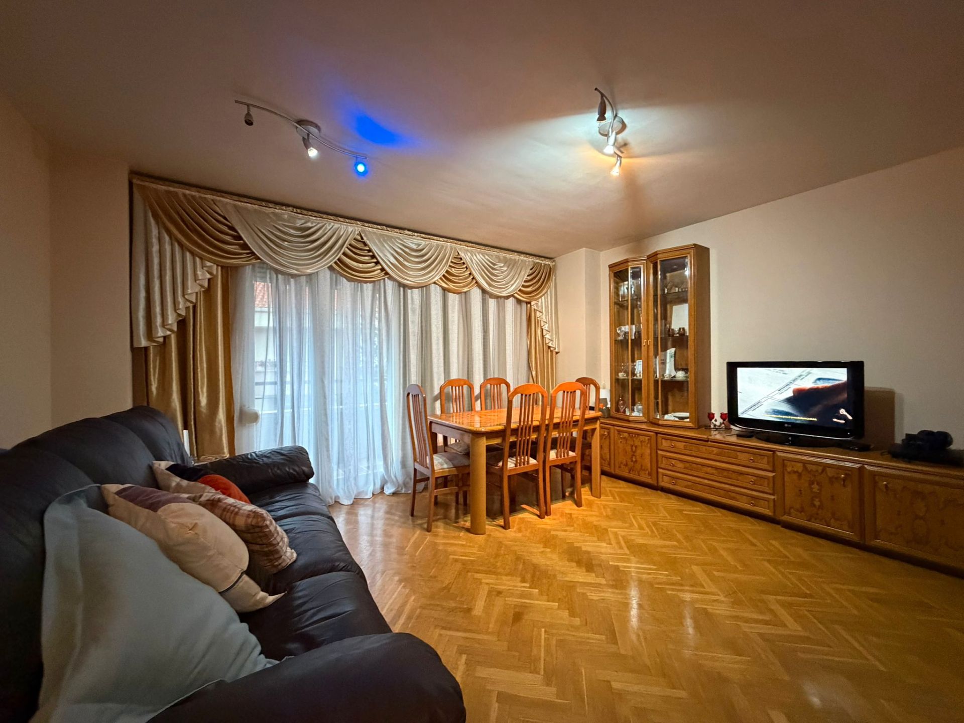 Sala d'estar de Pis en venda en Valdemorillo amb Calefacció, Parquet i Terrassa