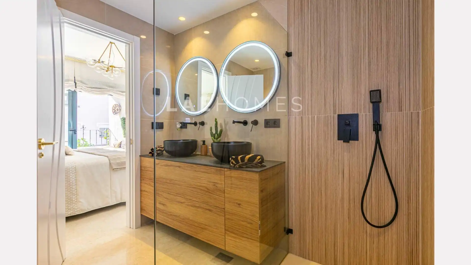 Badezimmer von Dachboden zum Verkauf in Marbella mit Klimaanlage, Heizung und Terrasse