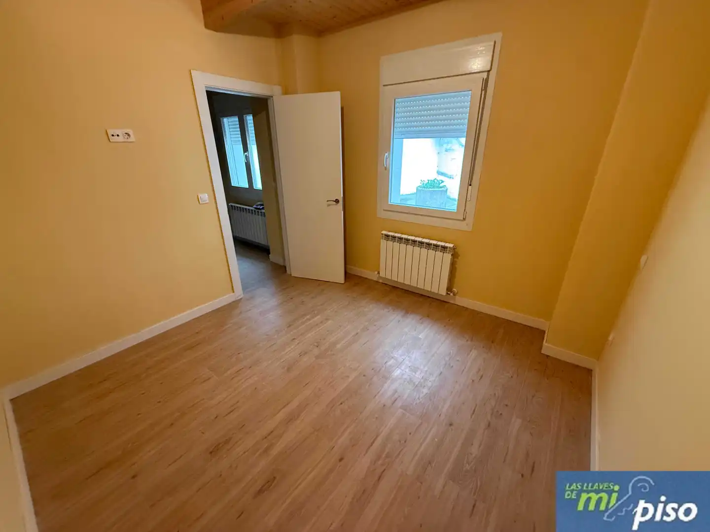Bedroom of Flat for sale in Valladolid  with Heating, Parquet flooring and Terrace