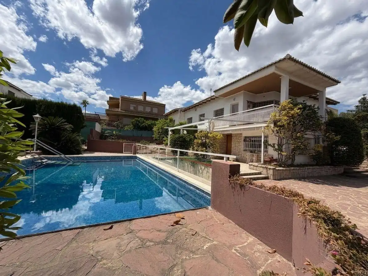 Piscina de Casa o chalet en venta en Torrent con Aire acondicionado, Jardín privado y Terraza
