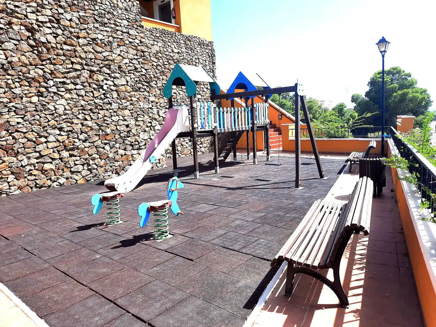 Terrasse von Wohnung zum Verkauf in Cuevas del Almanzora mit Klimaanlage, Privatgarten und Möbliert