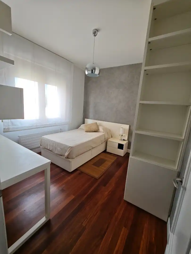 Habitación de Piso de alquiler en Bilbao  con Calefacción, Amueblado y Horno