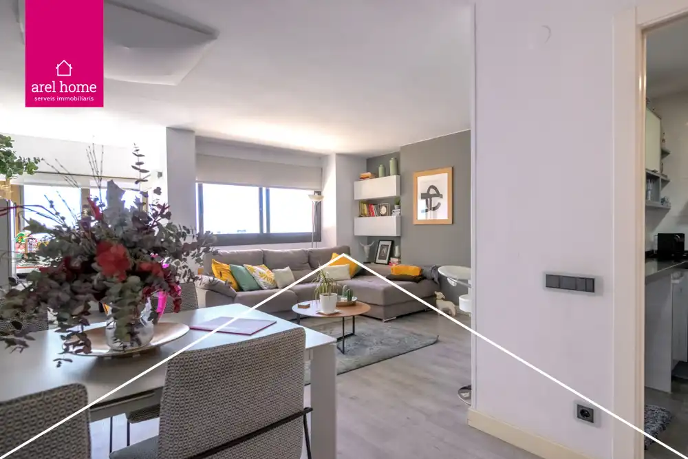 Sala d'estar de Pis en venda en Esplugues de Llobregat amb Aire condicionat, Calefacció i Parquet
