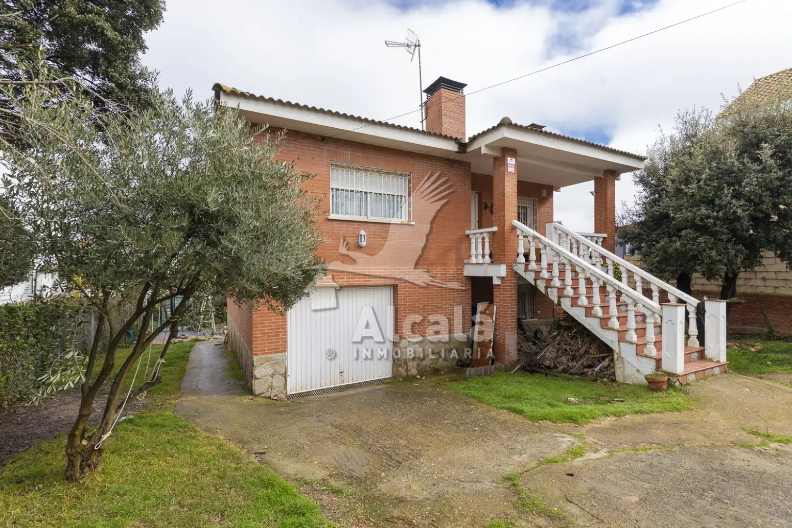 Vista exterior de Casa o chalet en venta en Torrejón del Rey con Calefacción y Piscina
