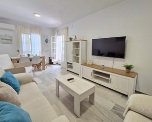 Sala d'estar de Apartament de lloguer en Chiclana de la Frontera amb Aire condicionat i Terrassa