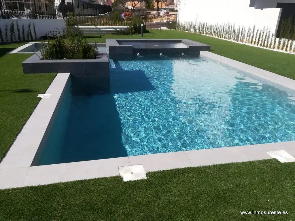 Piscina de Apartament en venda en Torrevieja amb Jardí privat, Terrassa i Piscina comunitària