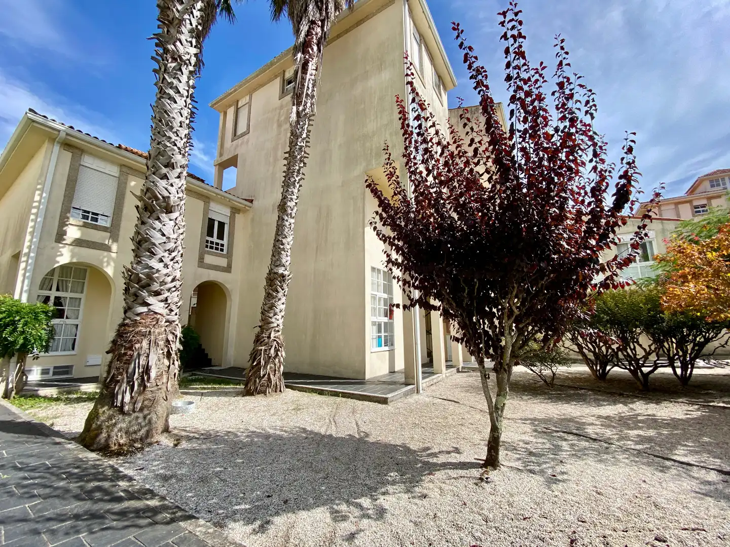 Außenansicht von Einfamilien-Reihenhaus zum Verkauf in O Grove   mit Privatgarten, Terrasse und Abstellraum
