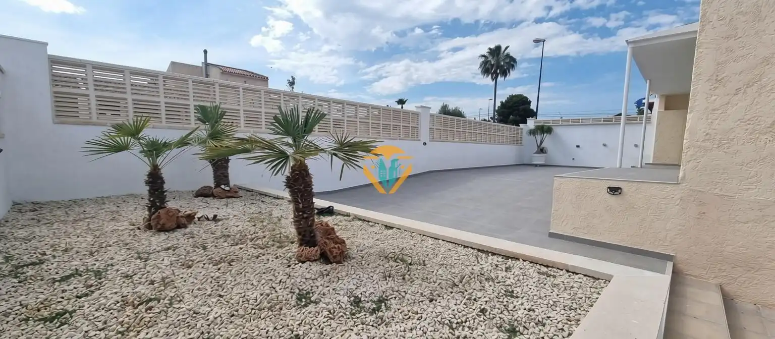 Casa aparellada amb piscina en venda a El Tossal - Bello Horizonte, imagen 27