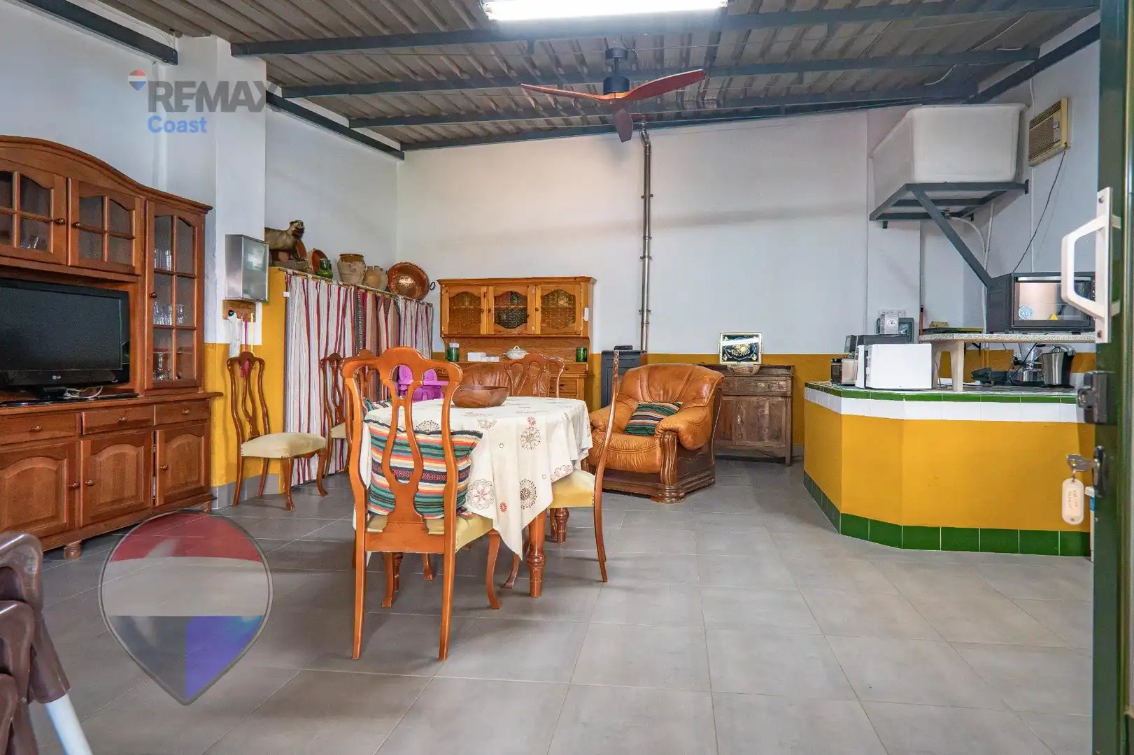Houses for sale in Cuevas Bajas  with Heating, Private garden and Swimming Pool
