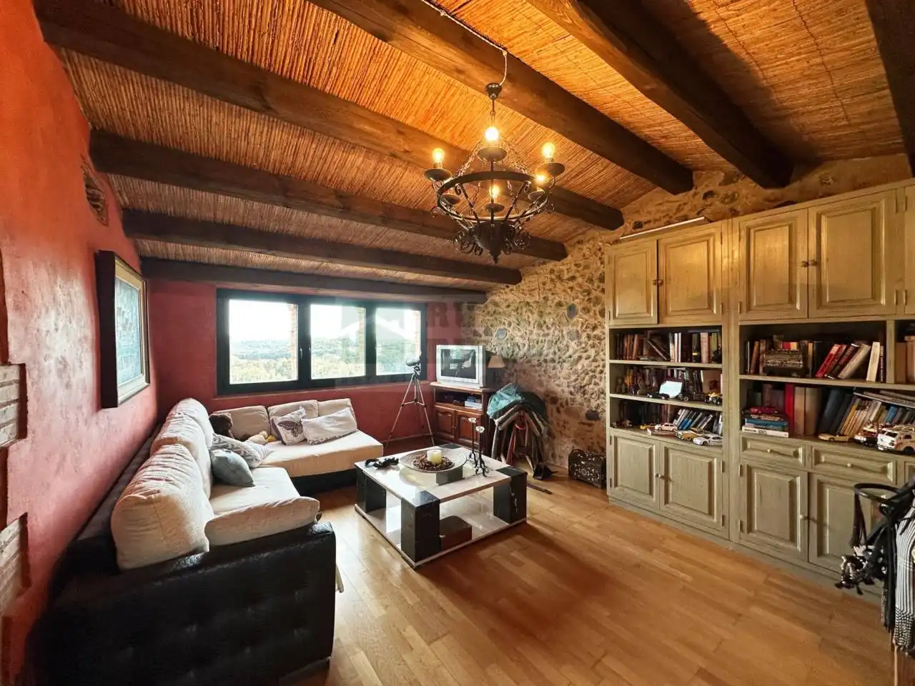 Sala de estar de Finca rústica en venta en Corçà con Aire acondicionado, Calefacción y Terraza