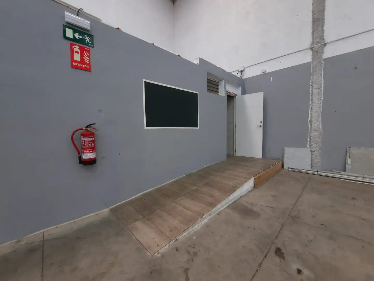 Industriegebäude zum Verkauf in Calle Fuentes de Ayodar 38, imagen 7