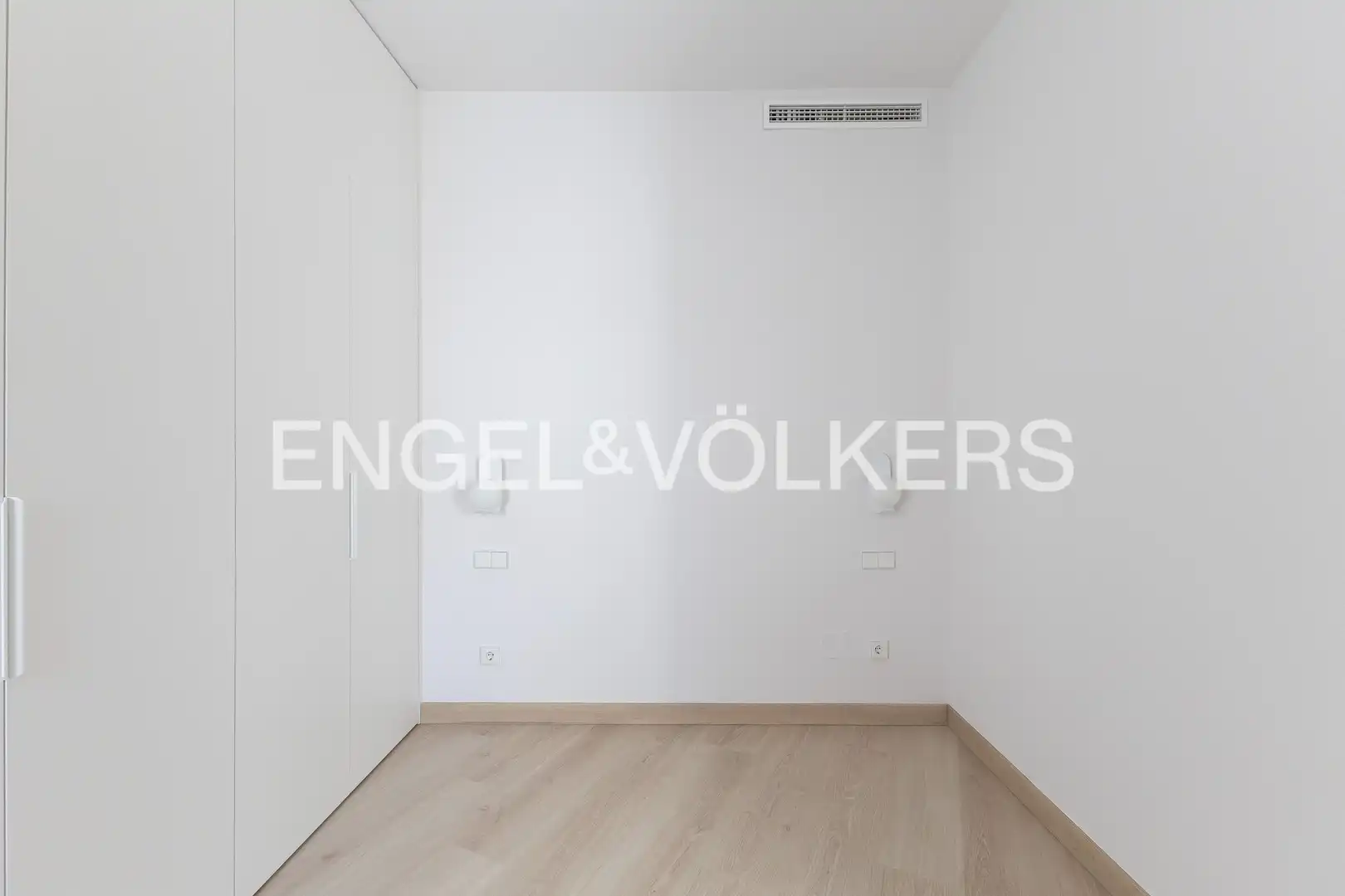 Flat for sale in Madrid  with Air Conditioner, Heating and Terrace