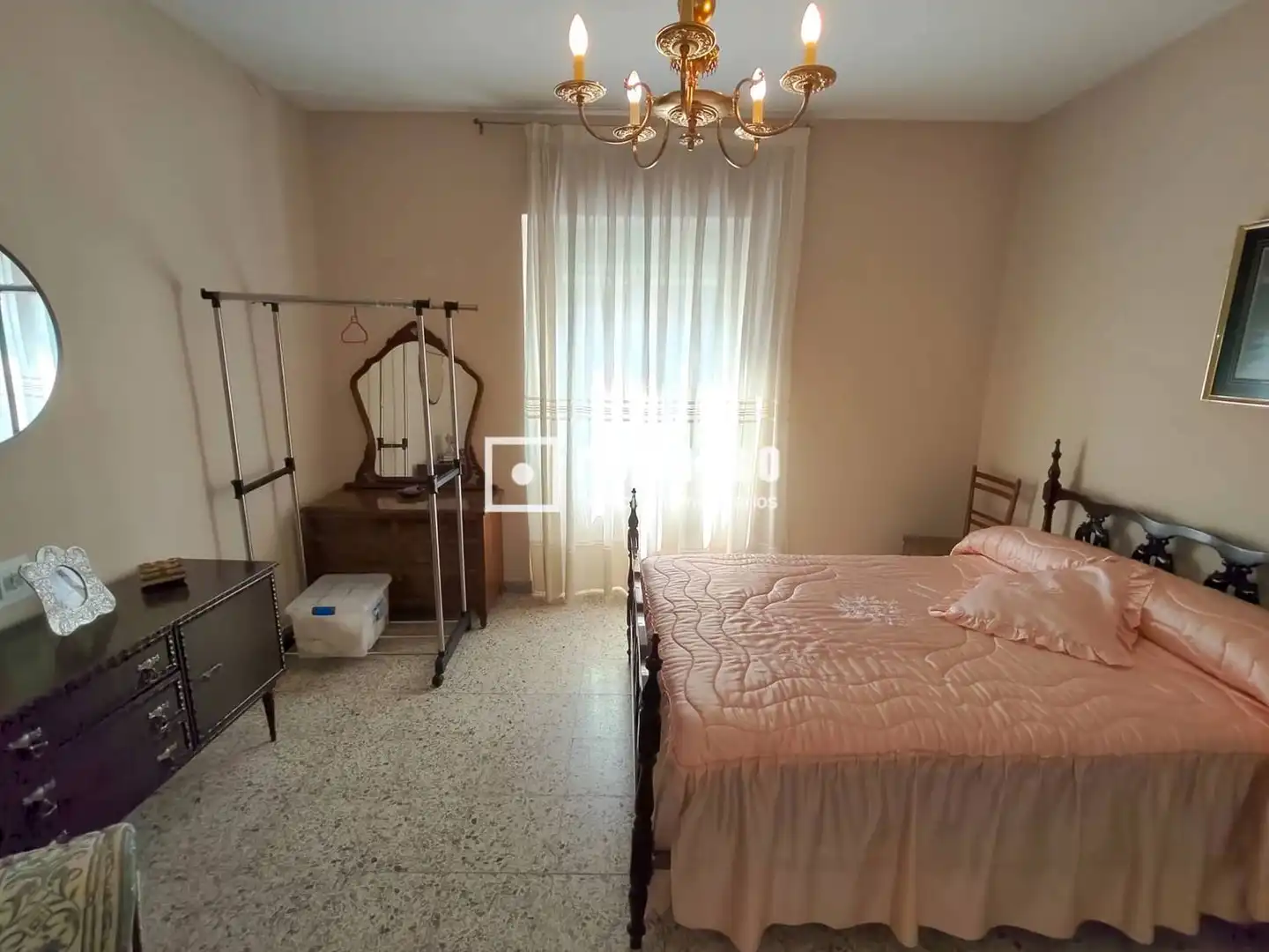 Dormitori de Casa o xalet en venda en Villaconejos amb Calefacció, Traster i Moblat