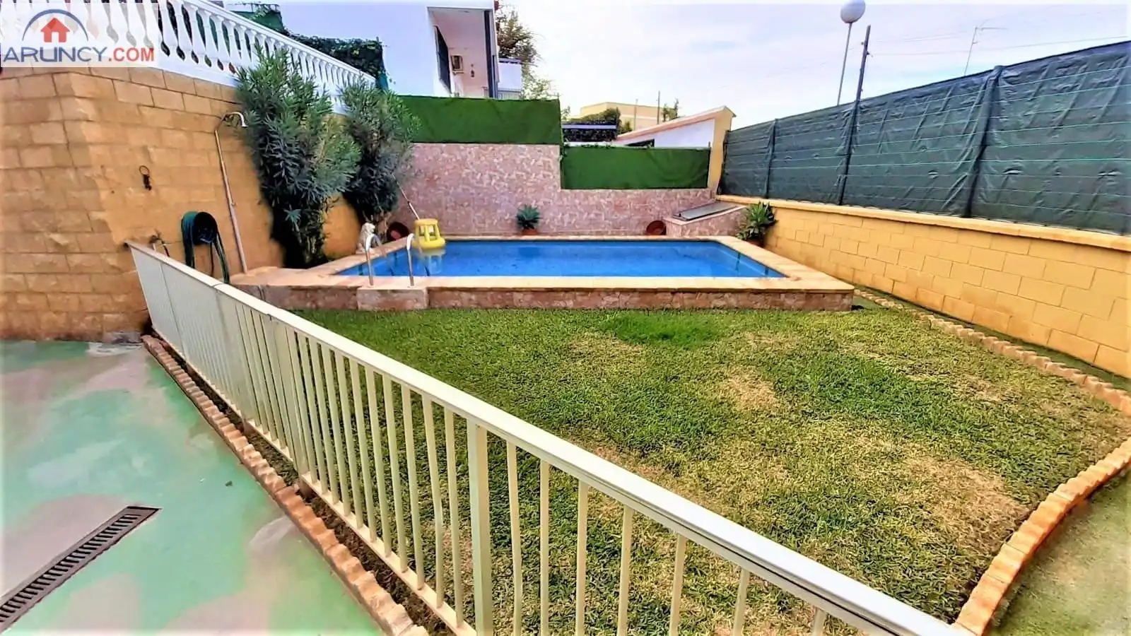 Swimming pool of Houses for sale in Alcalá de Guadaira  with Air Conditioner, Private garden and Terrace