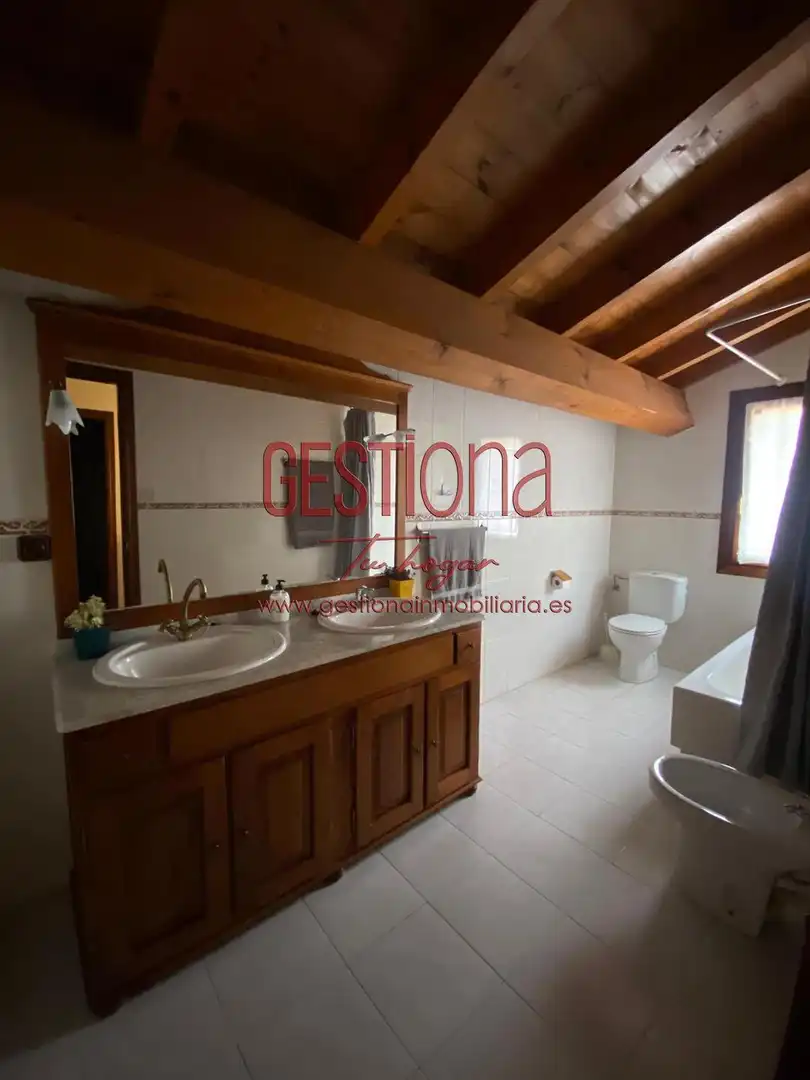 Baño de Casa o chalet en venta en Hazas de Cesto con Calefacción, Jardín privado y Terraza