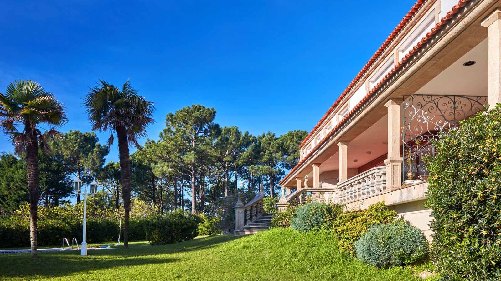 Jardí de Casa o xalet en venda en Sanxenxo amb Calefacció, Jardí privat i Parquet