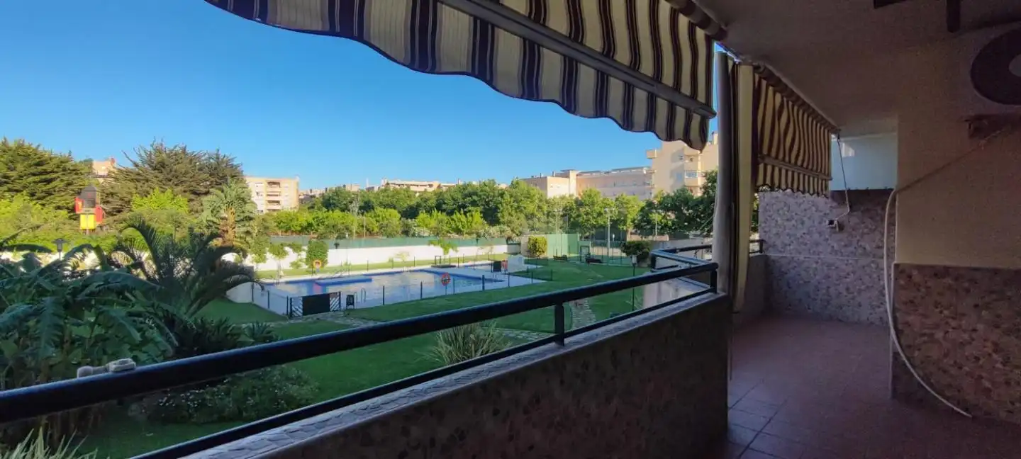 Vista exterior de Pis de lloguer en Málaga amb Aire condicionat, Terrassa i Moblat