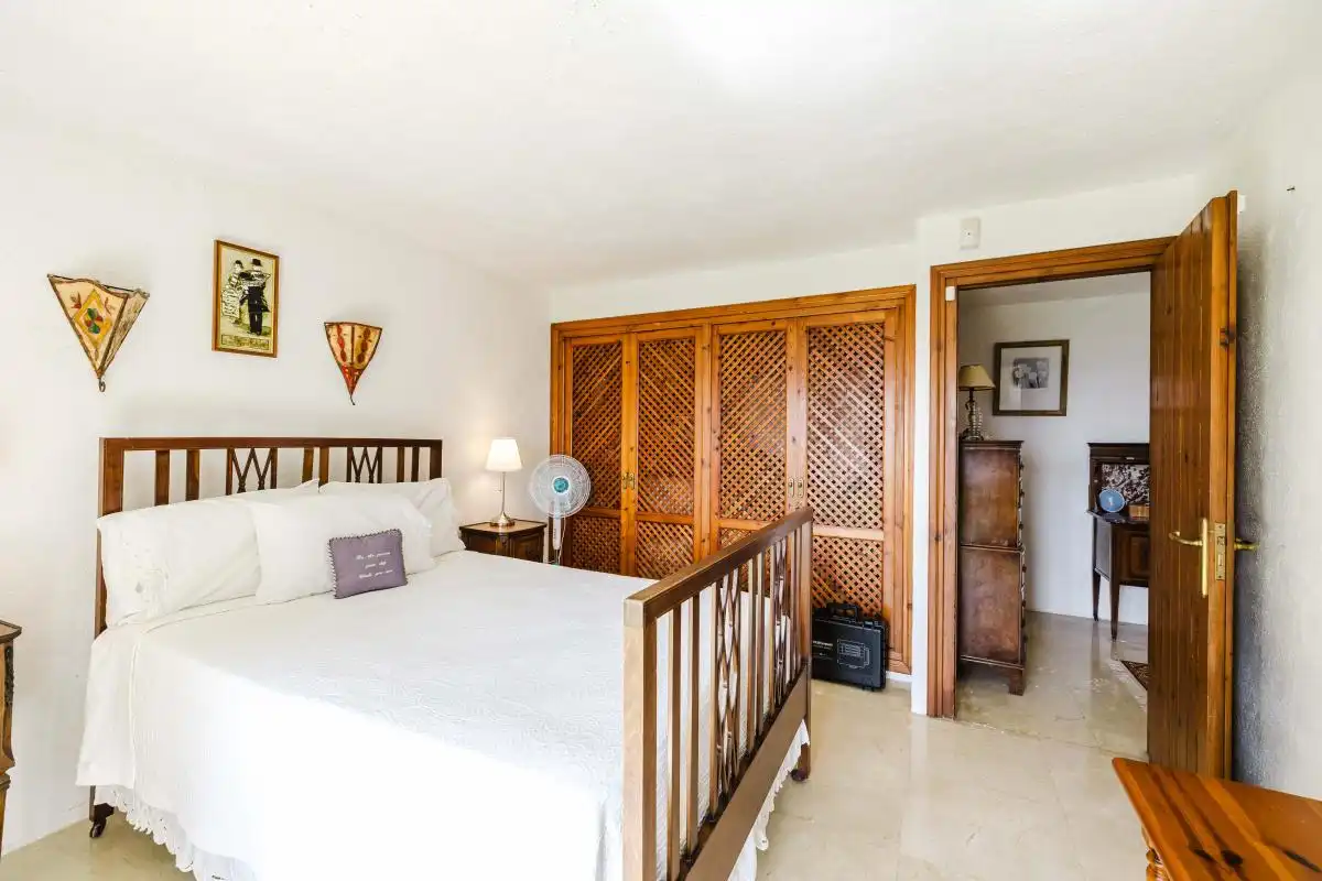 Dormitori de Casa o xalet en venda en Estepona amb Aire condicionat, Calefacció i Jardí privat