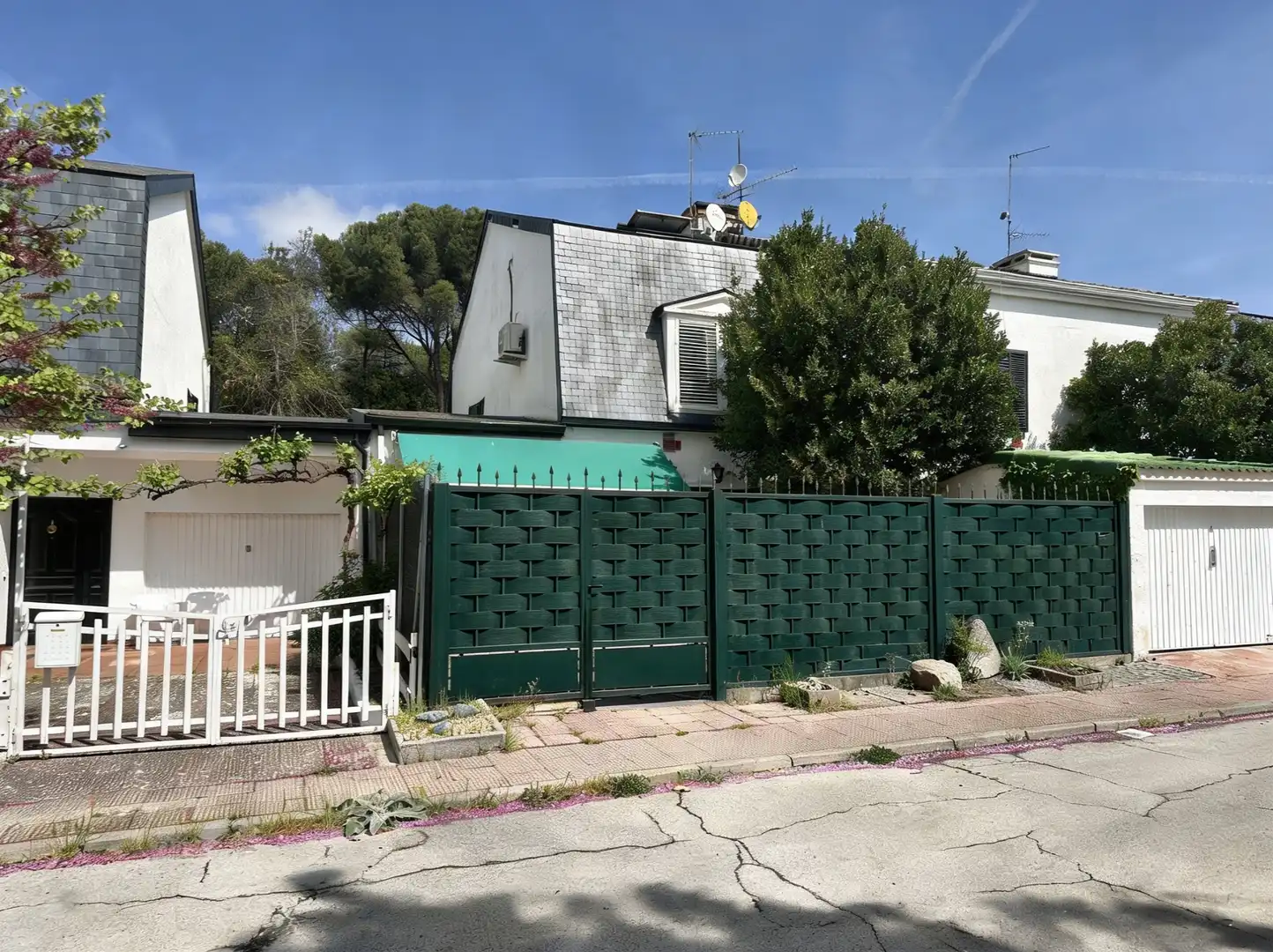Vista exterior de Casa adosada en venta en Collado Mediano con Aire acondicionado, Calefacción y Jardín privado